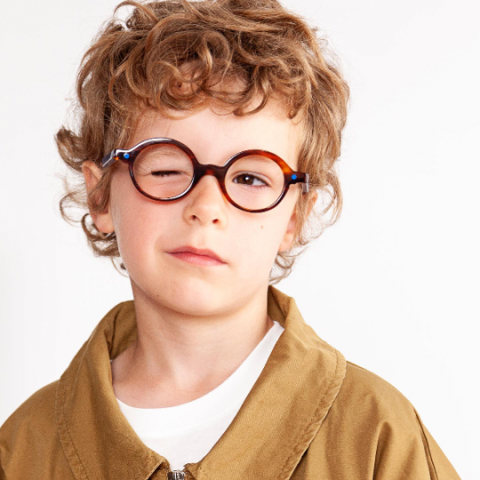 LE PETIT ARTISAN DU REGARD : DES LUNETTES FUN & ADAPTÉES AUX PLUS JEUNES !