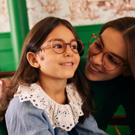 TÊTE À LUNETTES : LA MARQUE QUI ILLUMINE LEURS PETITES FRIMOUSSES !