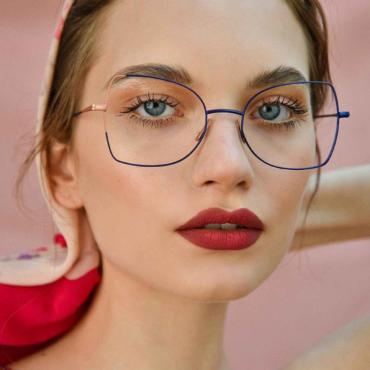 Lunettes Caroline Abram, des montures de créateur pour femmes audacieuses