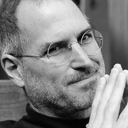 Lunor Steve Jobs | L'histoire des lunettes iconiques chez votre opticien à Paris Lunor Steve Jobs | L'histoire des lunettes iconiques chez votre opticien à Paris