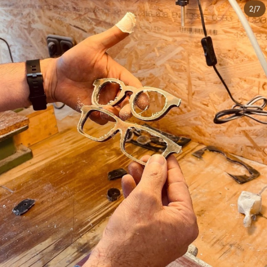 Lunettes en corne | Le guide du luxe et de l'artisanat Lunettes en corne | Le guide du luxe et de l'artisanat